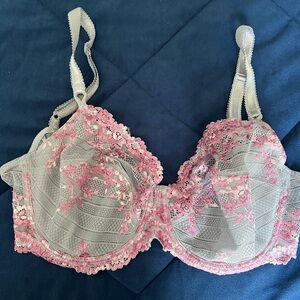 Wacoal Elegant Lace Underwire Bra - Gray and pink
